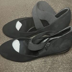 New Size 9 The Flexx Get Back Comfort Black Suede Wedge Shoes